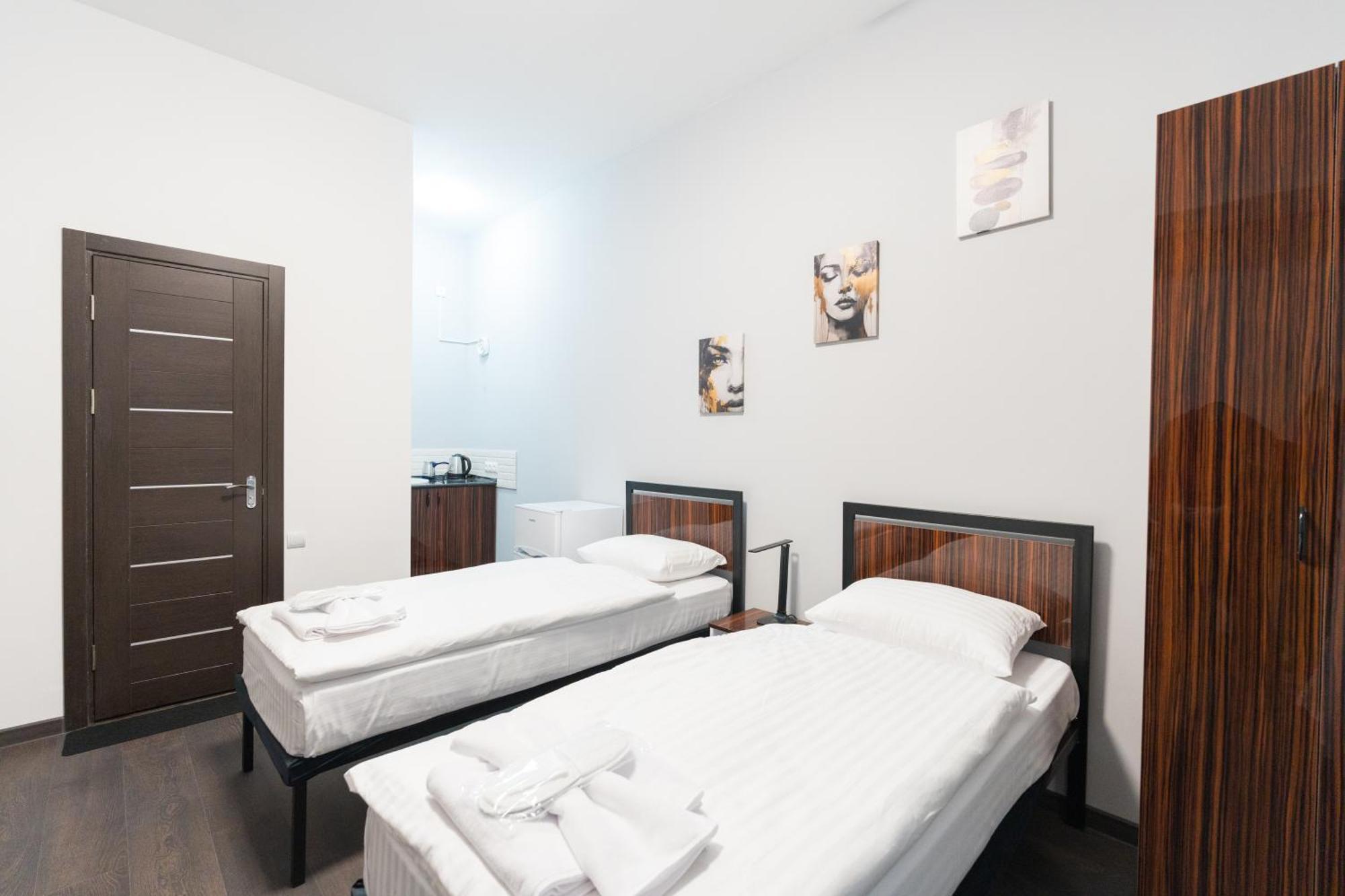 Gh Family Hotel Jerevan Buitenkant foto
