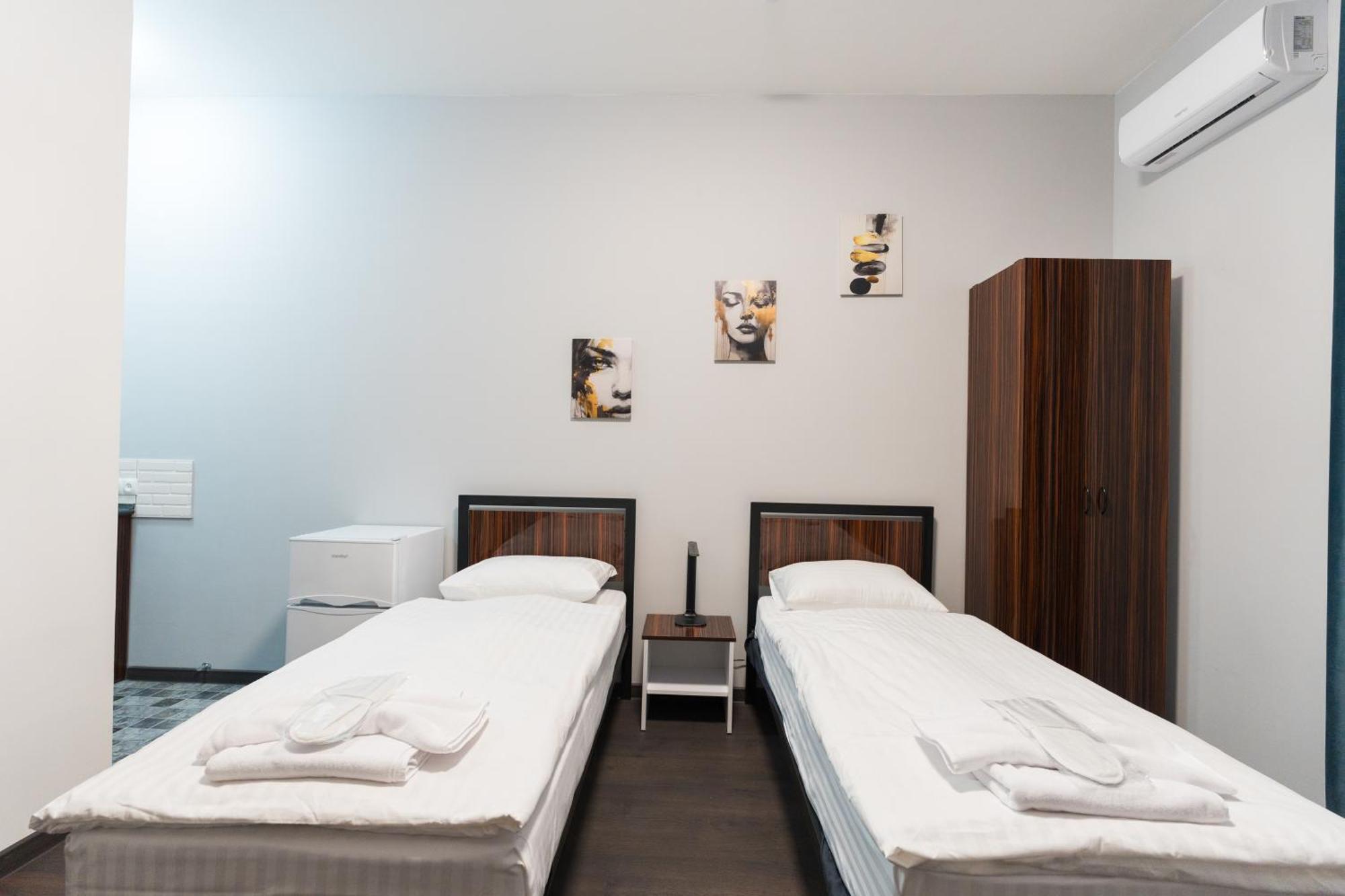 Gh Family Hotel Jerevan Buitenkant foto