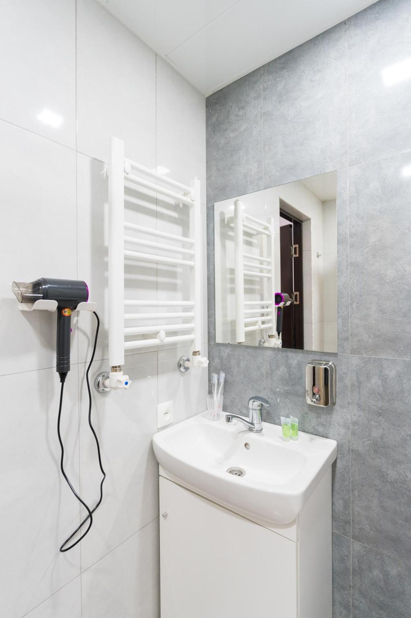Gh Family Hotel Jerevan Buitenkant foto